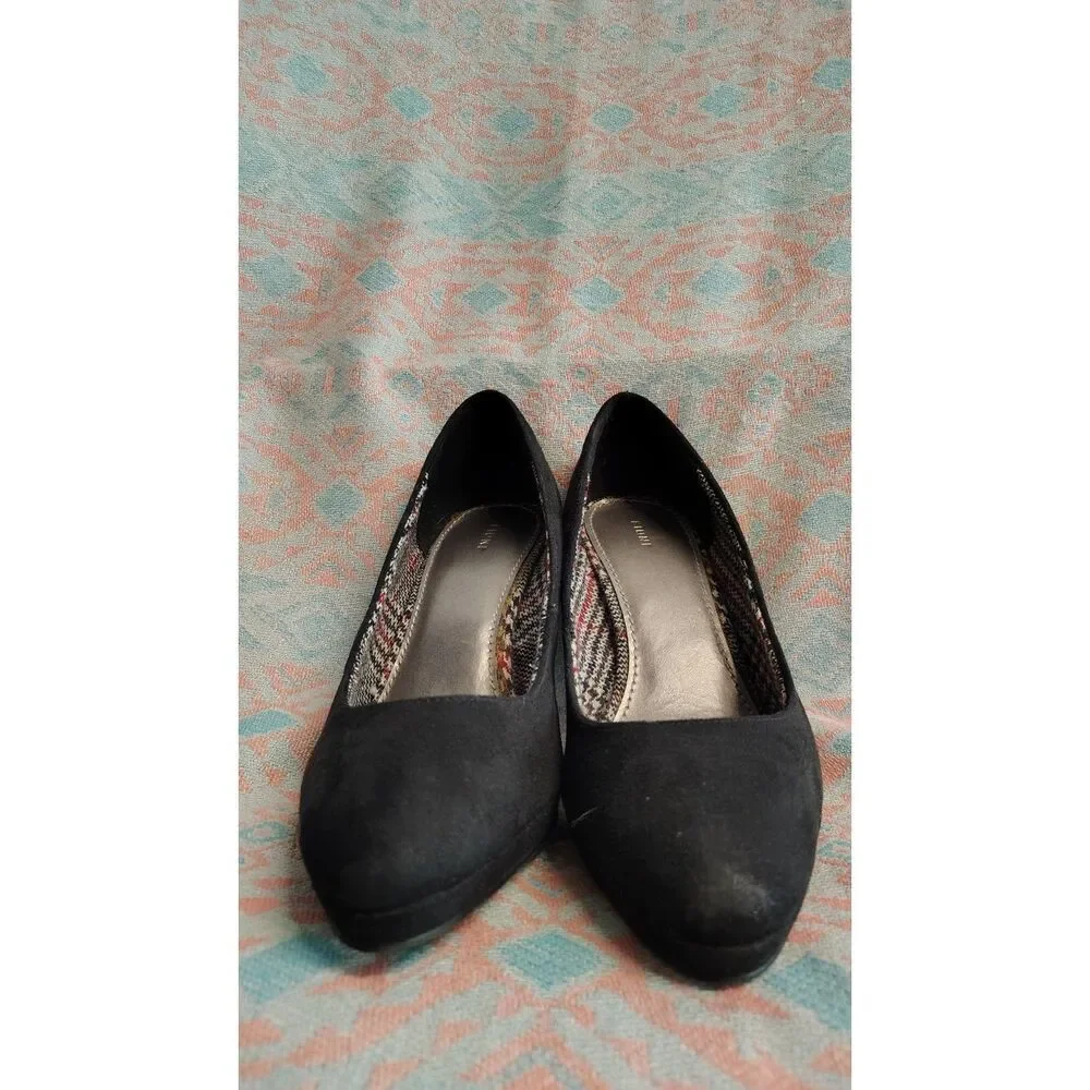 Fioni Women's size 8W black Suede with Plaid Lining Pumps‎